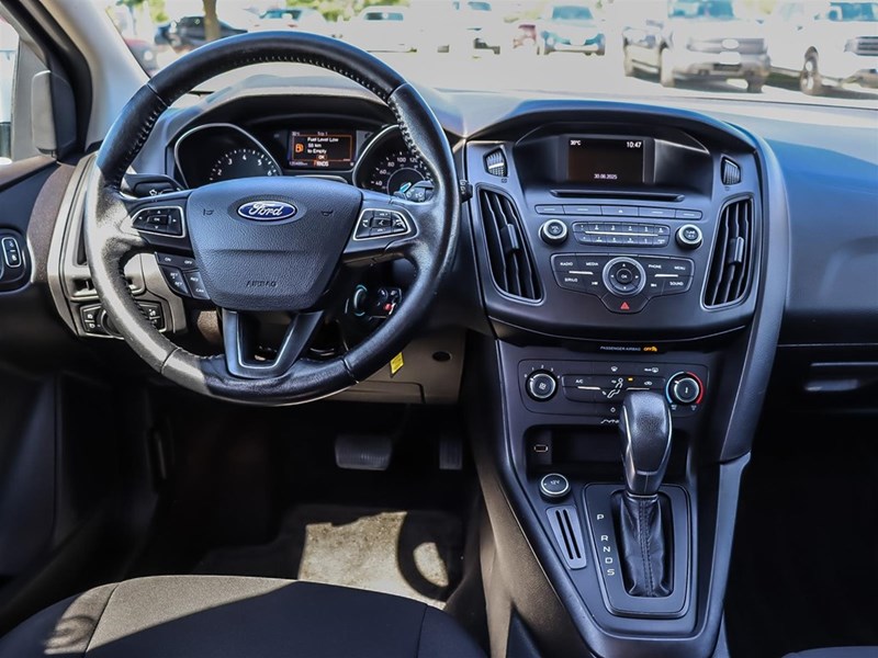 2017 FORD FOCUS 5DR HB SE