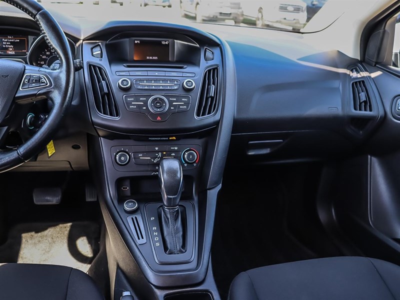 2017 FORD FOCUS 5DR HB SE