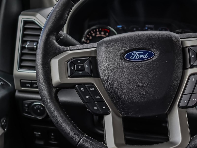 2019 FORD F-150 LARIAT 4WD SUPERCREW 5.5' BOX