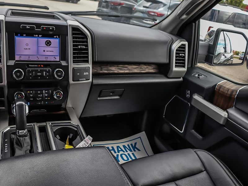 2019 FORD F-150 LARIAT 4WD SUPERCREW 5.5' BOX