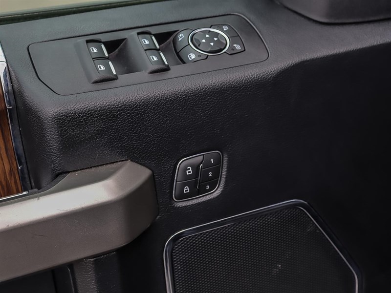 2019 FORD F-150 LARIAT 4WD SUPERCREW 5.5' BOX