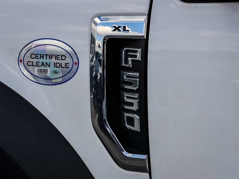 2019 FORD F-450 XL 4WD CREW CAB 8' BOX