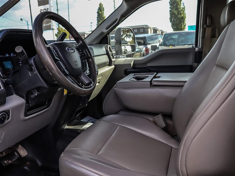 2019 FORD F-450 XL 4WD CREW CAB 8' BOX