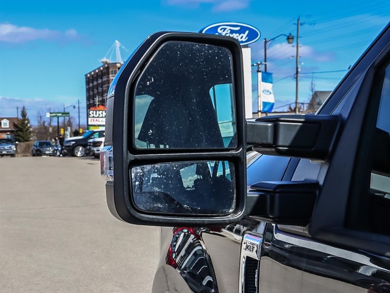 2022 FORD F-250 XLT 4WD| DIESEL | PREMIUM PKG | NEW TIRES + BRAKES