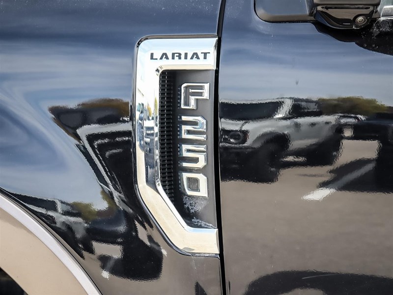 2022 Ford F-250 Lariat 4WD Crew Cab 6.75' Box