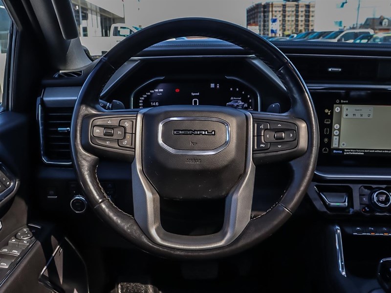 2022 GMC SIERRA 1500 4WD CREW CAB | LEATHER | MOONROOF| NEW TIRES