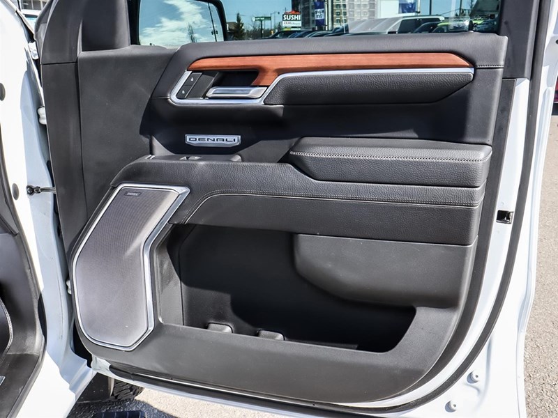 2022 GMC SIERRA 1500 4WD CREW CAB | LEATHER | MOONROOF| NEW TIRES