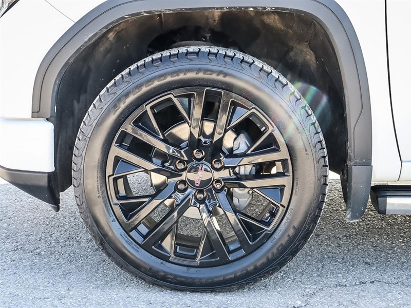 2022 GMC SIERRA 1500 4WD CREW CAB | LEATHER | MOONROOF| NEW TIRES