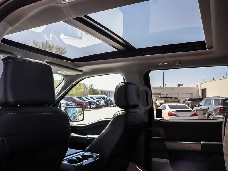 2023 FORD F-150 LARIAT 4X4 | CREW | 5.5' BOX | ROOF | 20