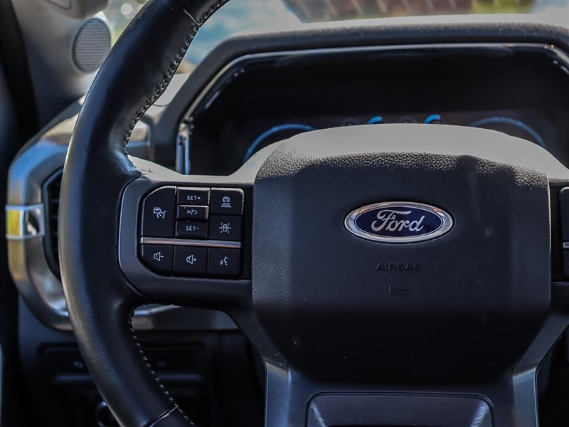 2023 FORD F-150 LARIAT 4X4 | CREW | 5.5' BOX | ROOF | 20