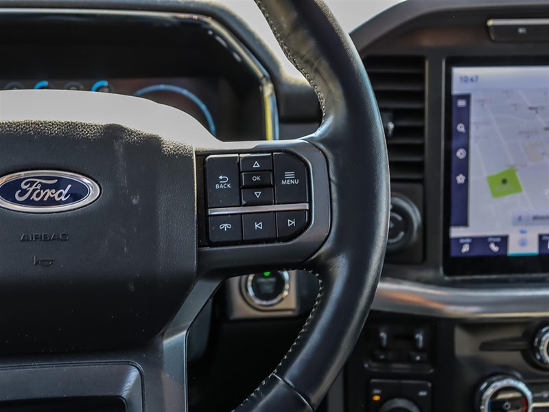 2023 FORD F-150 LARIAT 4X4 | CREW | 5.5' BOX | ROOF | 20