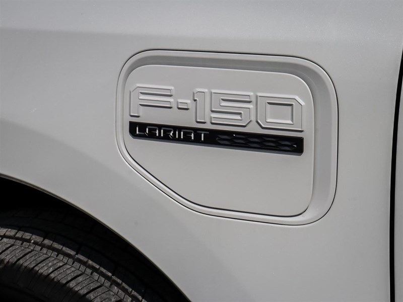 2023 Ford F-150 Lightning LARIAT 4WD SuperCrew 5.5' Box
