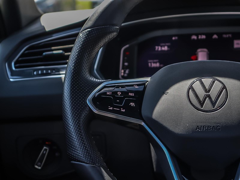 2023 Volkswagen Tiguan Comfortline R-Line Black Edition 4Motion