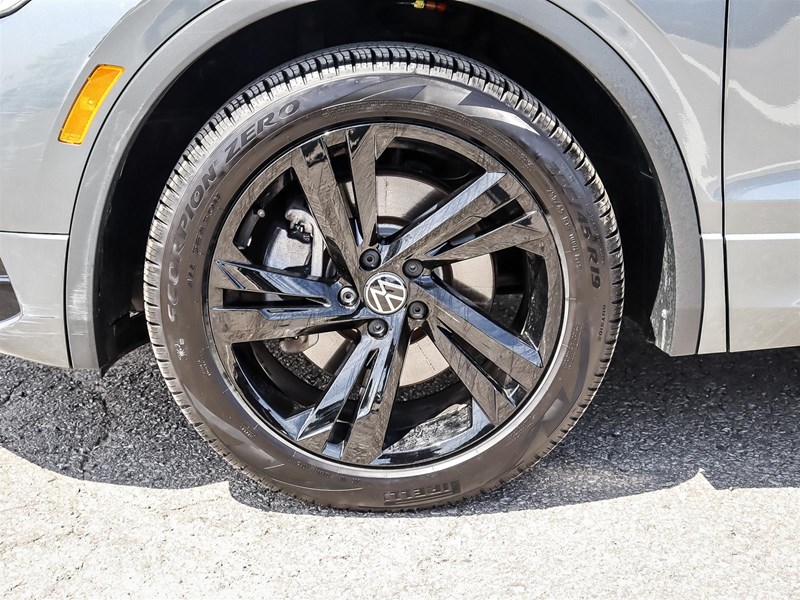 2023 Volkswagen Tiguan Comfortline R-Line Black Edition 4Motion