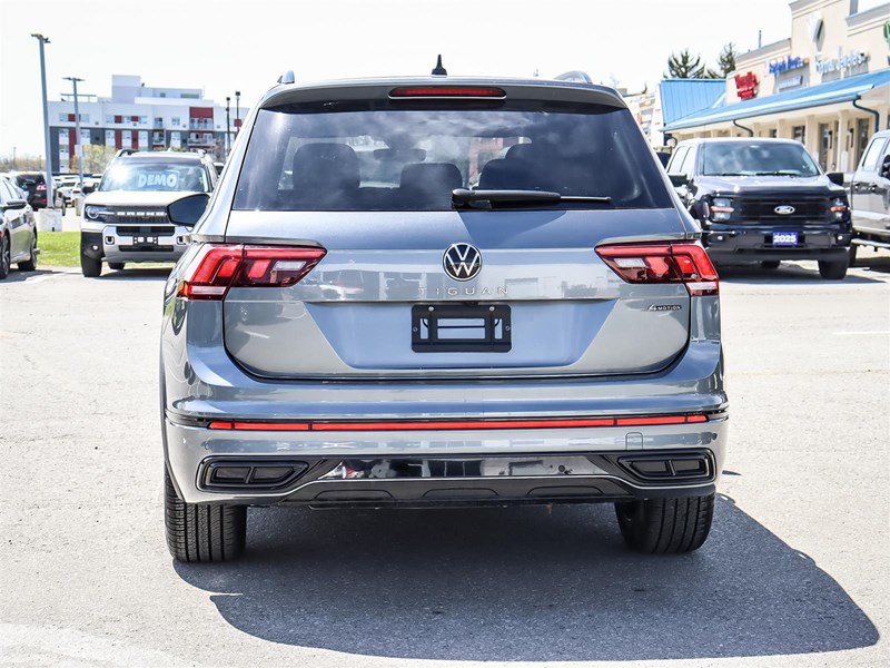 2023 Volkswagen Tiguan Comfortline R-Line Black Edition 4Motion