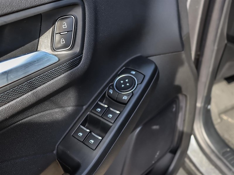 2024 FORD ESCAPE ST-LINE AWD | LOW KM | MOONROOF | TECH PKG