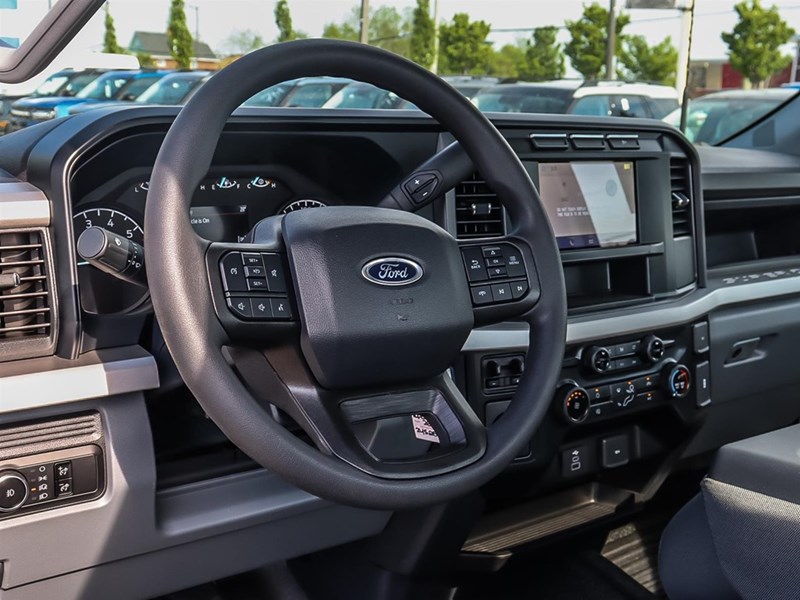 2024 FORD F-250 XL 2WD REG CAB 8' BOX