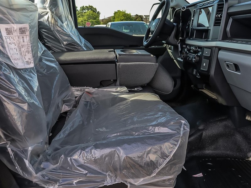 2024 FORD F-250 XL 2WD REG CAB 8' BOX