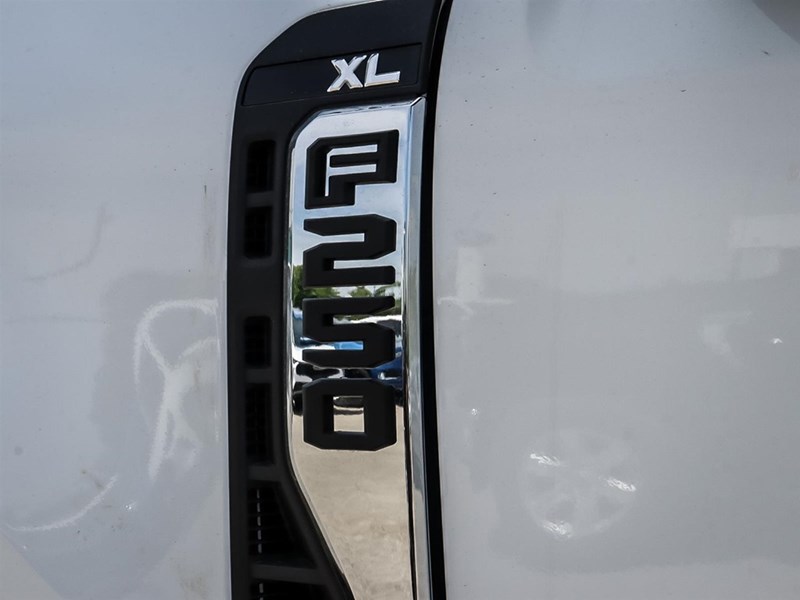 2024 FORD F-250 XL 2WD REG CAB 8' BOX