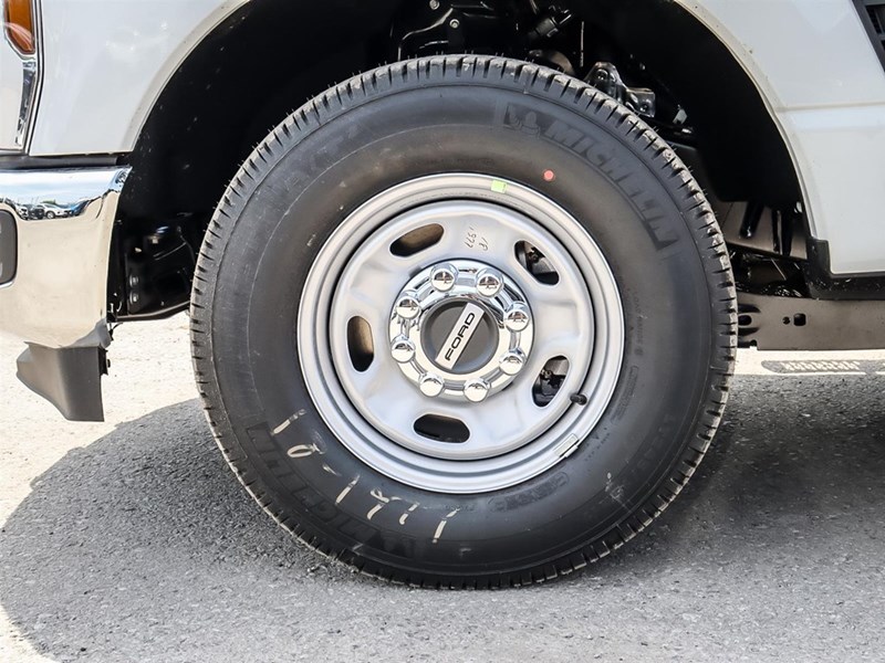 2024 FORD F-250 XL 2WD REG CAB 8' BOX
