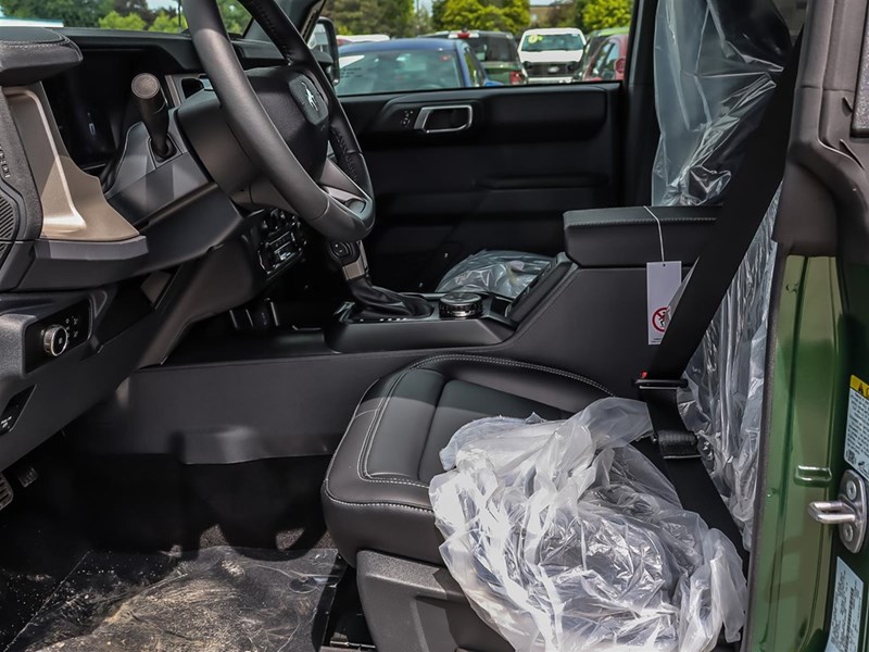2025 FORD BRONCO OUTER BANKS 4 DOOR 4X4