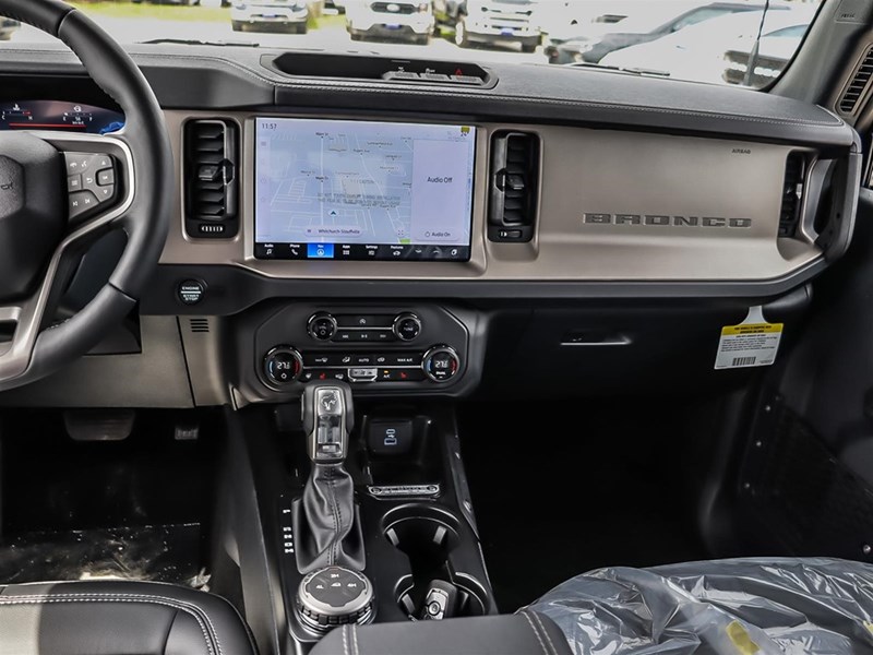 2025 FORD BRONCO OUTER BANKS 4 DOOR 4X4