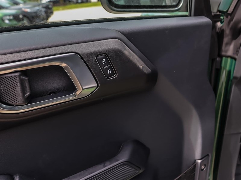 2025 FORD BRONCO OUTER BANKS 4 DOOR 4X4