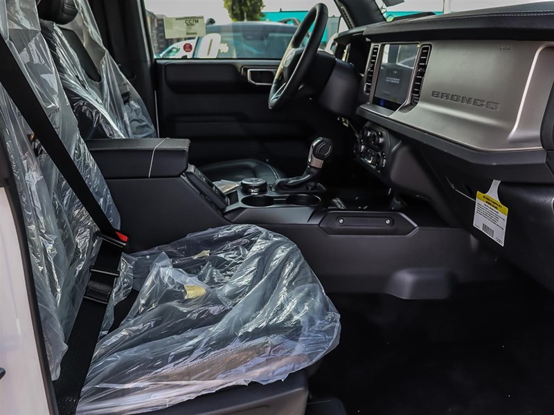 2025 FORD BRONCO OUTER BANKS 4 DOOR 4X4