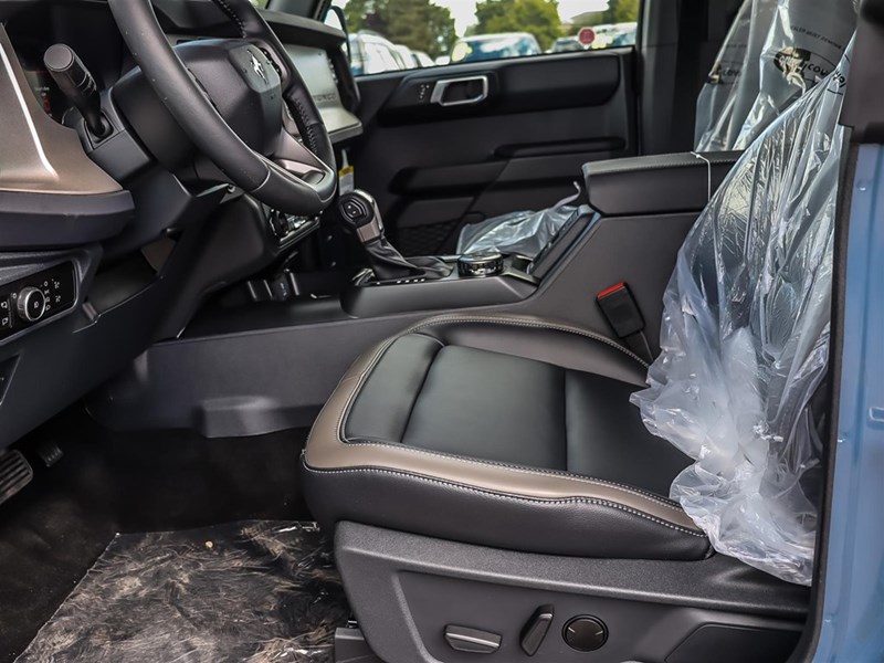 2025 Ford Bronco Outer Banks 4 Door 4x4