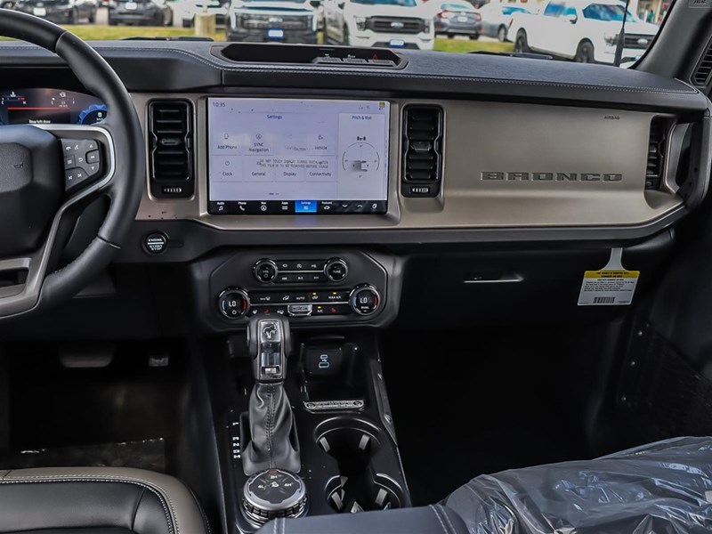 2025 Ford Bronco Outer Banks 4 Door 4x4