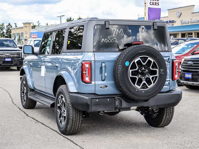 2025 Ford Bronco Outer Banks 4 Door 4x4