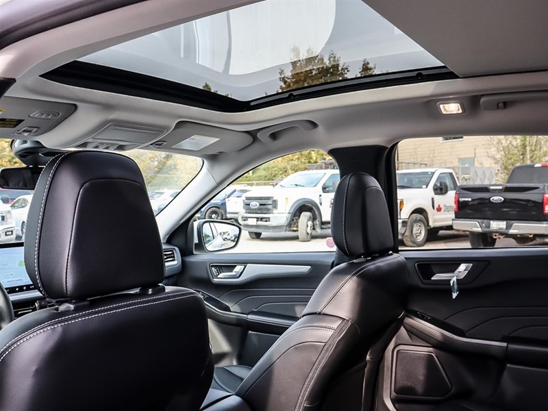 2025 FORD ESCAPE PLATINUM AWD| HYBRID| MOONROOF| B&O
