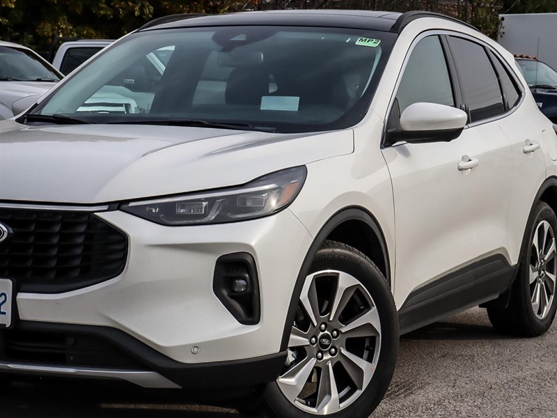 2025 FORD ESCAPE PLATINUM AWD| HYBRID| MOONROOF| B&O
