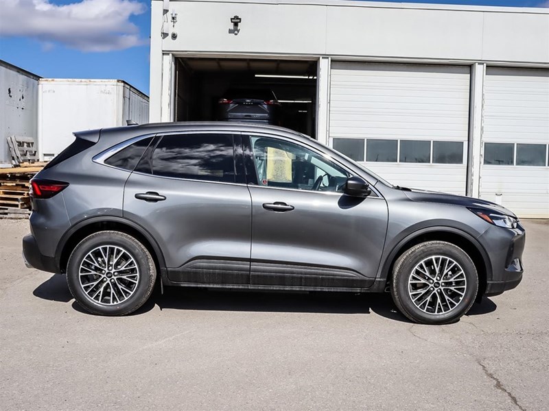 2025 FORD ESCAPE PHEV FWD