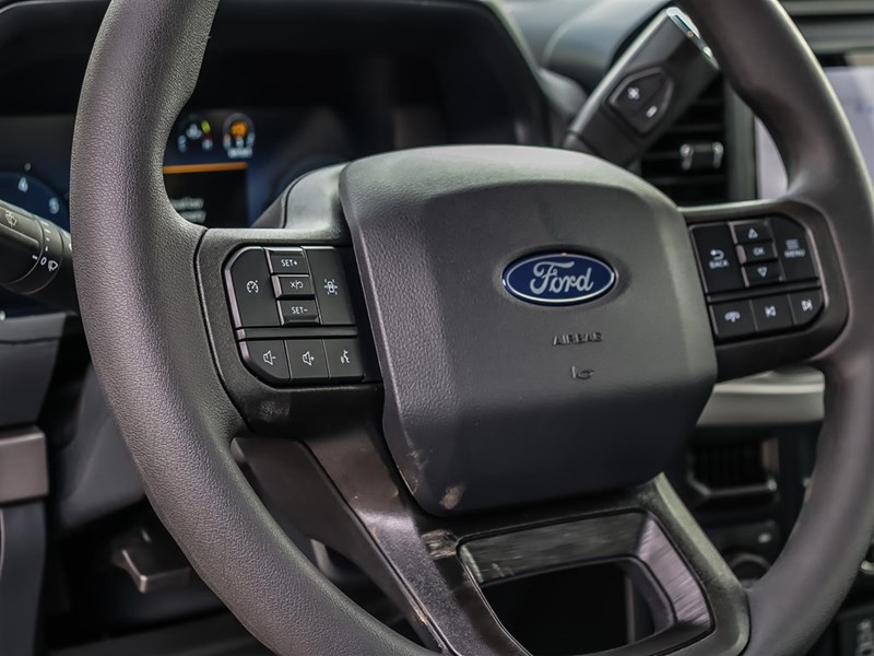 2025 FORD F-150 XL 4WD REG CAB 8' BOX
