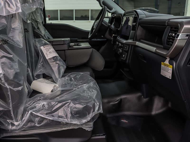 2025 FORD F-150 XL 4WD REG CAB 8' BOX