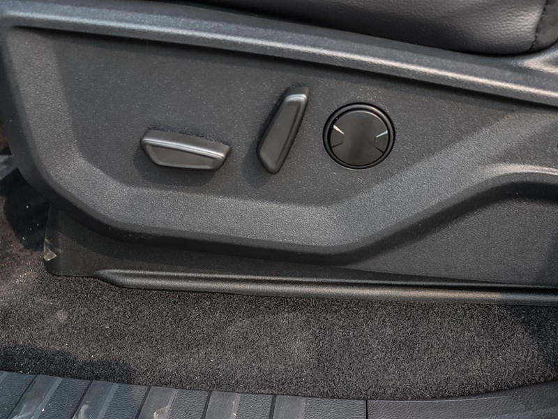 2025 FORD F-150 LARIAT 4WD SUPERCREW 5.5' BOX