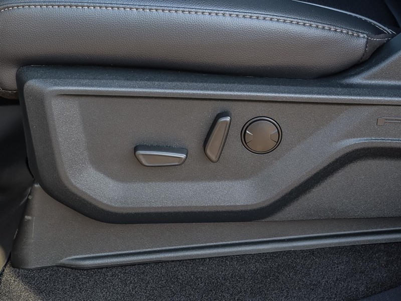 2025 FORD F-150 LARIAT 4WD SUPERCREW 5.5' BOX