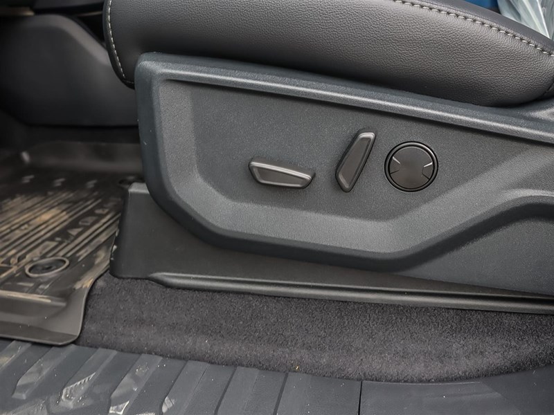 2025 FORD F-150 LARIAT 4WD SUPERCREW 5.5' BOX