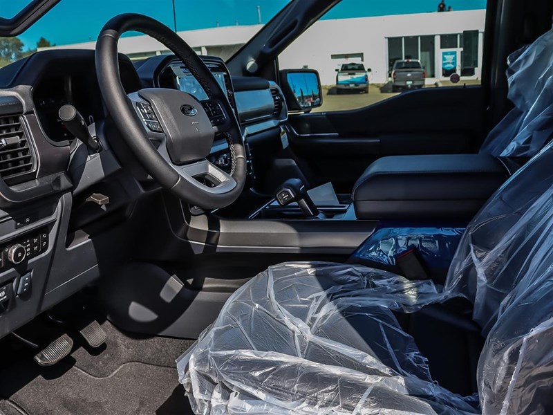 2025 FORD F-150 LARIAT 4WD SUPERCREW 5.5' BOX