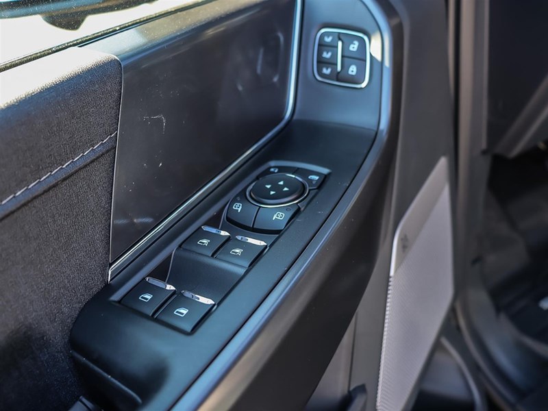 2025 FORD F-150 LARIAT 4WD SUPERCREW 5.5' BOX