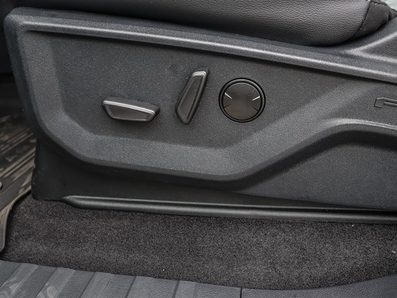 2025 FORD F-150 LARIAT 4WD SUPERCREW 5.5' BOX