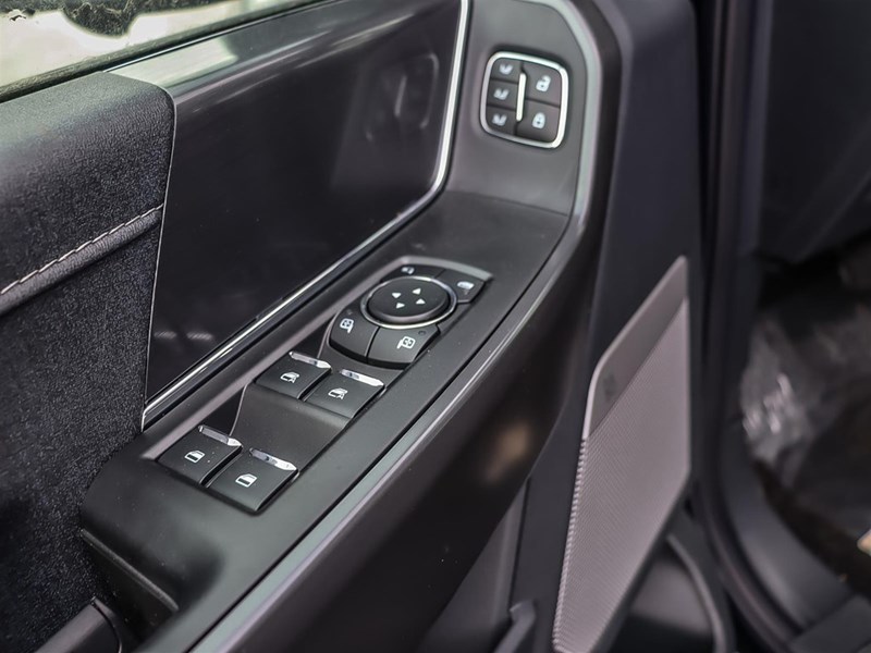 2025 FORD F-150 LARIAT 4WD SUPERCREW 5.5' BOX