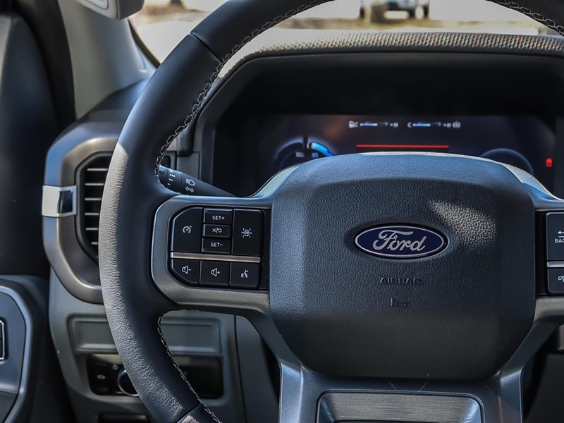2025 FORD F-150 LIGHTNING XLT 4WD SUPERCREW 5.5' BOX