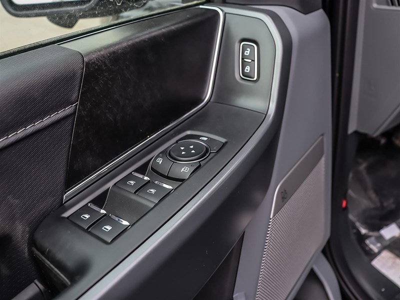 2025 FORD F-150 LIGHTNING FLASH 4WD SUPERCREW 5.5' BOX