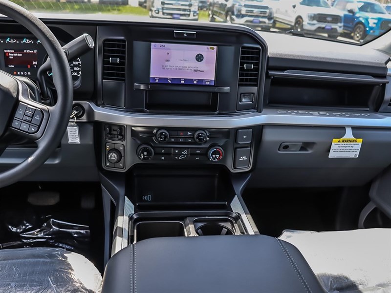 2025 FORD F-250 XLT 4WD CREW CAB 6.75' BOX