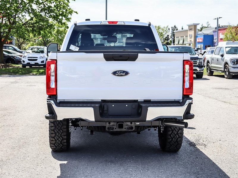 2025 FORD F-250 XLT 4WD CREW CAB 6.75' BOX