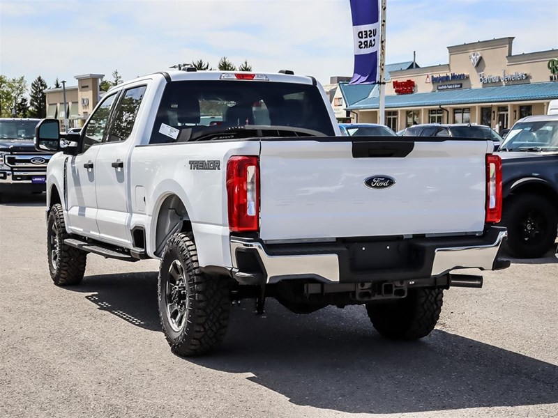 2025 FORD F-250 XLT 4WD CREW CAB 6.75' BOX