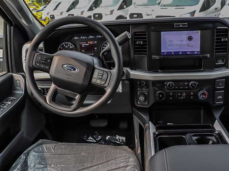 2025 FORD F-250 XLT 4WD CREW CAB 6.75' BOX