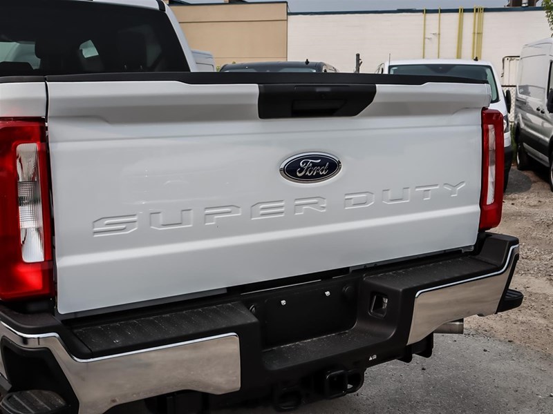 2025 FORD F-250 XLT 4WD CREW CAB 6.75' BOX